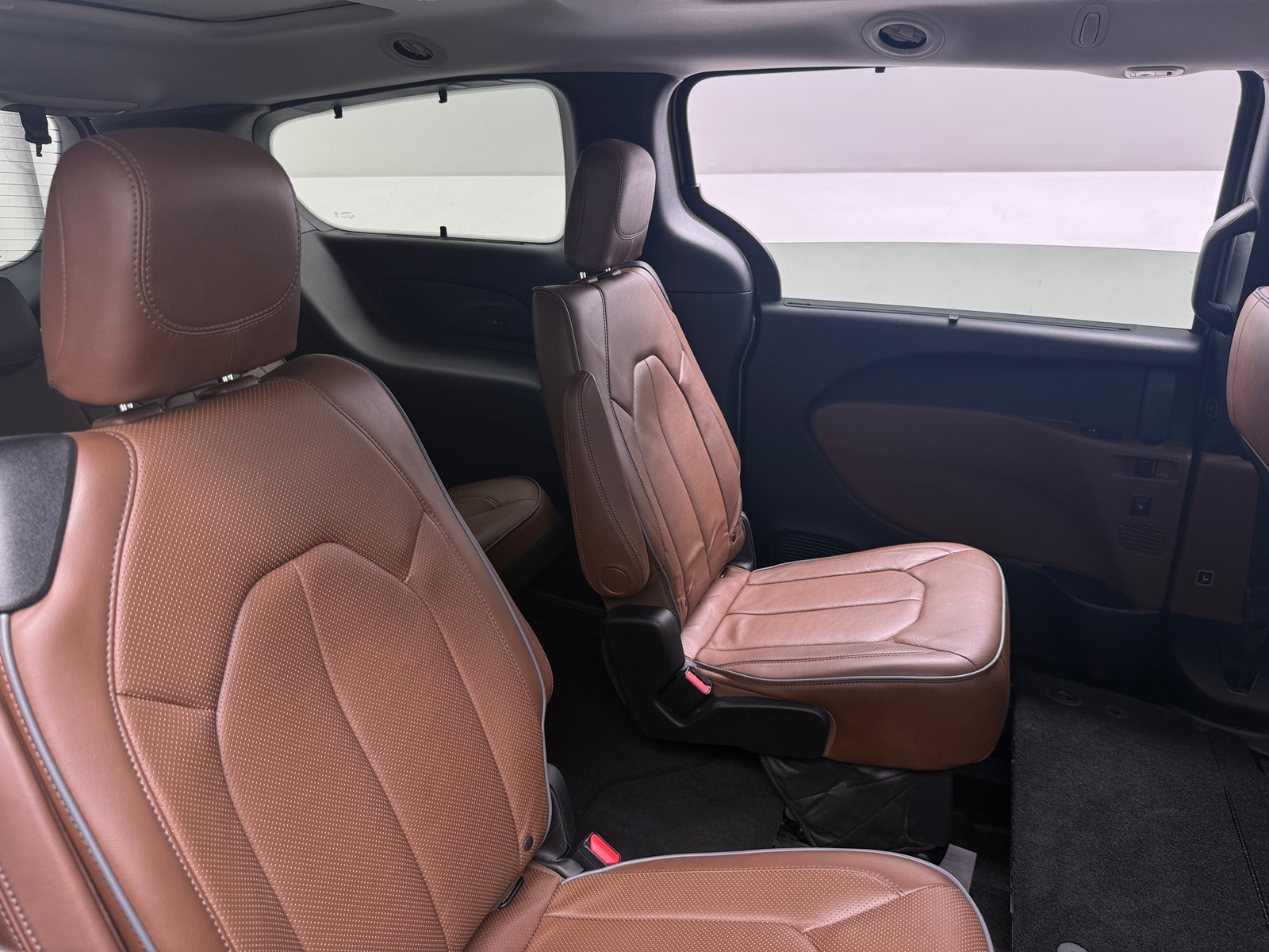 Thumbnail: 2017 Chrysler Pacifica - 5