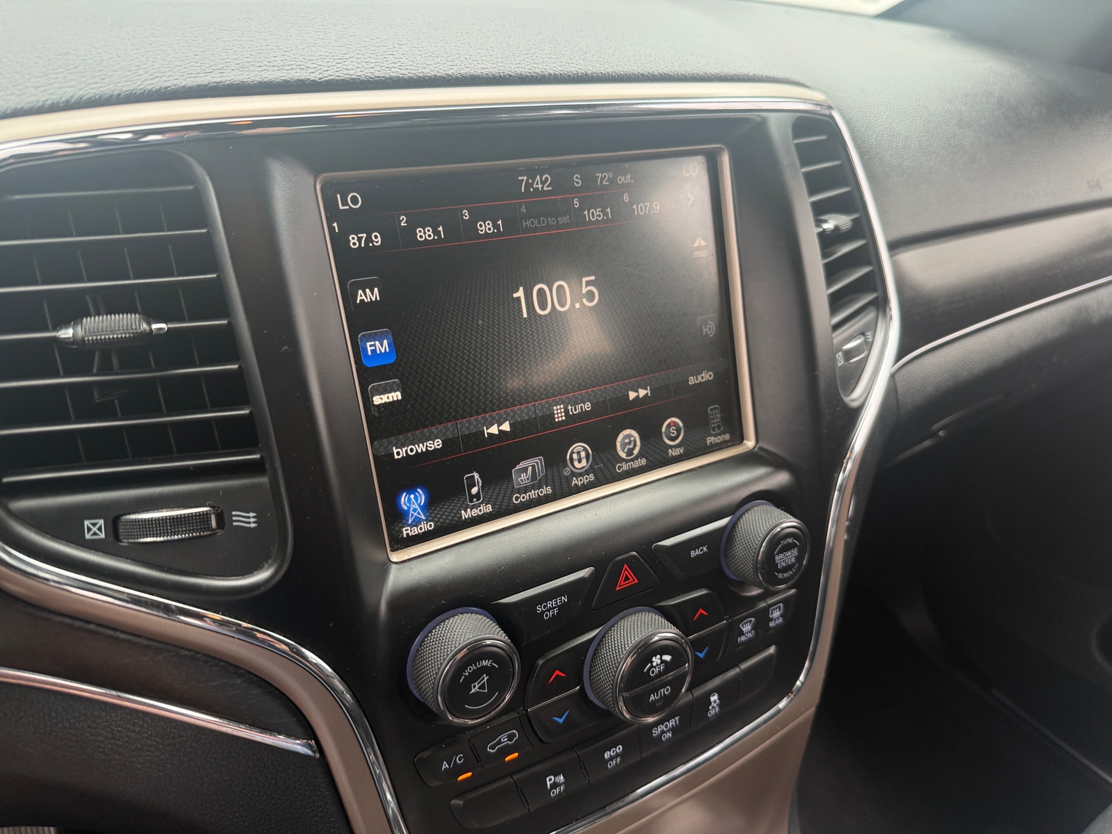Thumbnail: 2016 Jeep Grand Cherokee - 4