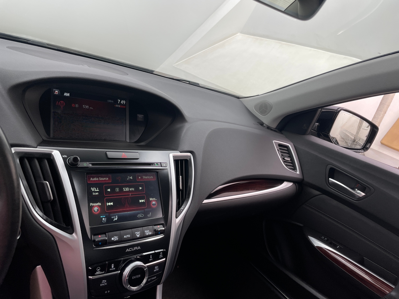Thumbnail: 2015 Acura TLX - 3