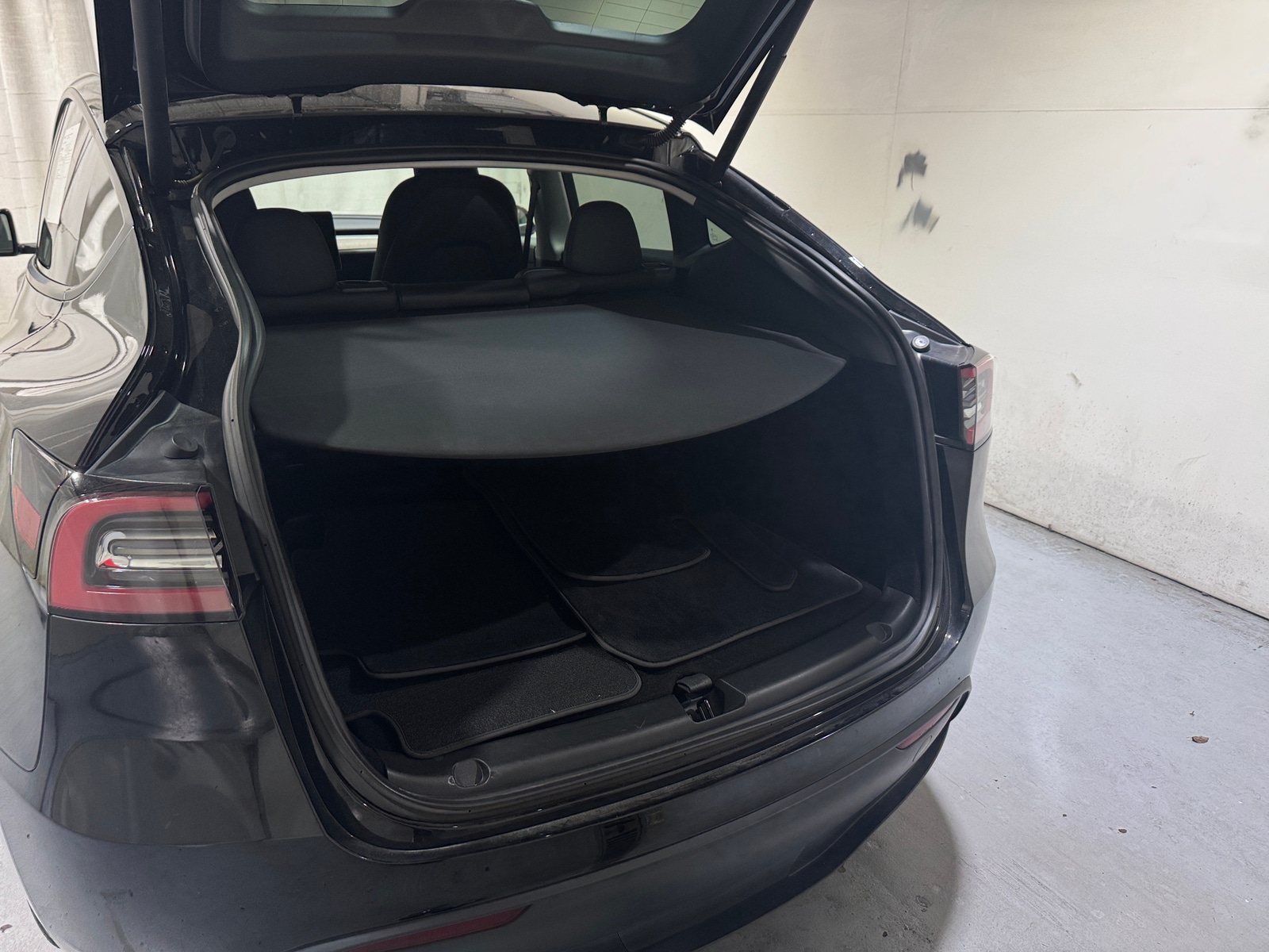 Thumbnail: 2023 Tesla Model Y - 6
