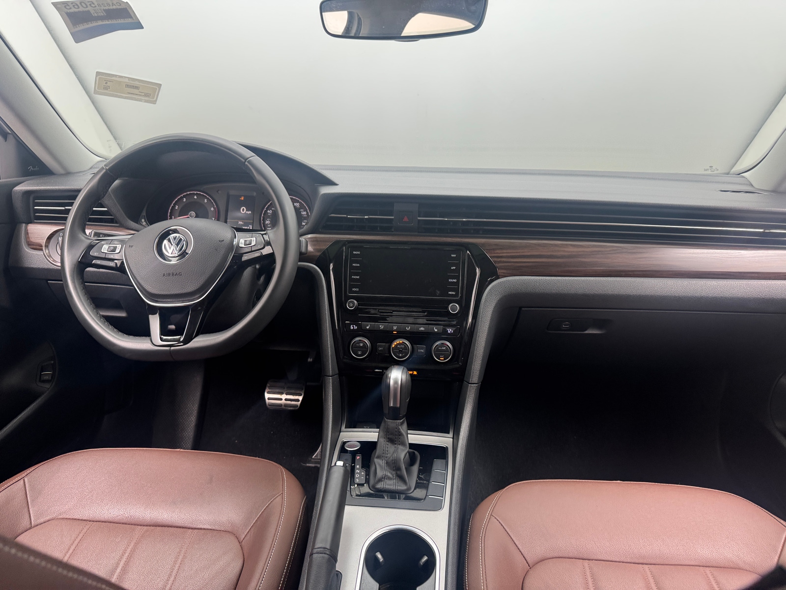 Thumbnail: 2022 Volkswagen Passat - 2