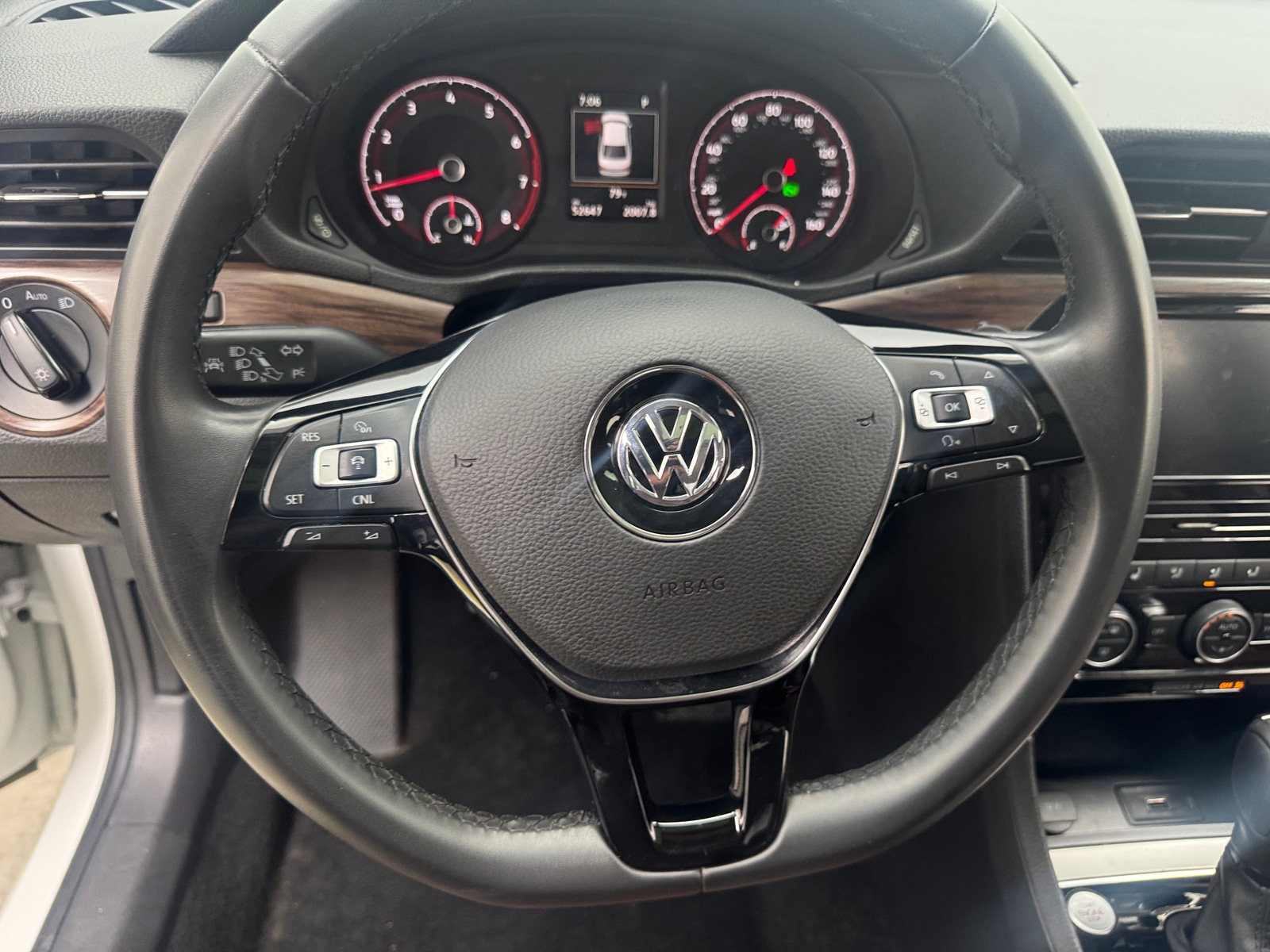 Thumbnail: 2022 Volkswagen Passat - 4