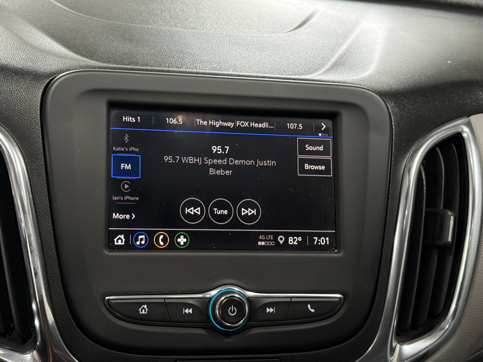 Thumbnail: 2023 Chevrolet Equinox - 4