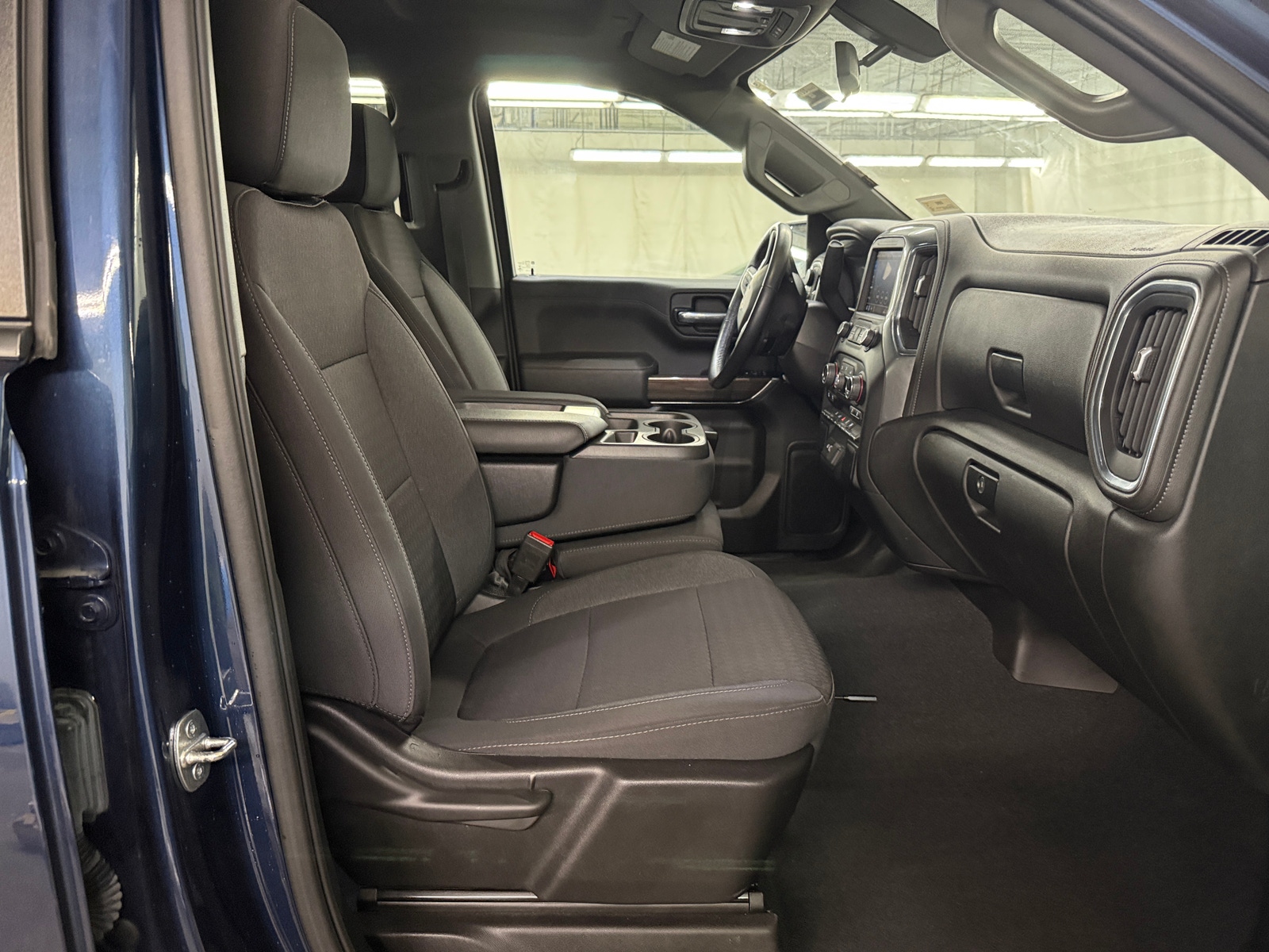 Thumbnail: 2022 Chevrolet Silverado 1500 - 2