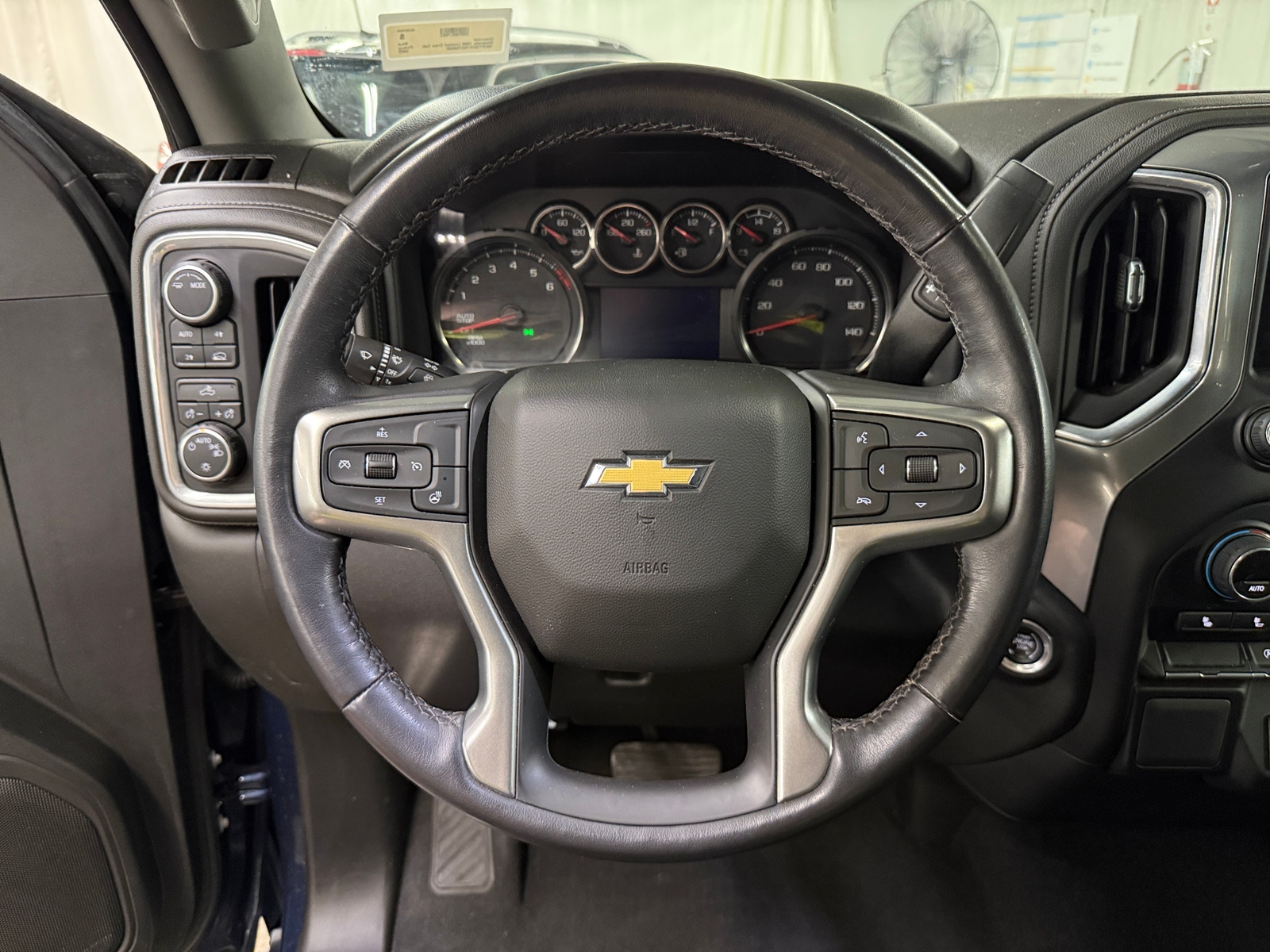 Thumbnail: 2022 Chevrolet Silverado 1500 - 5