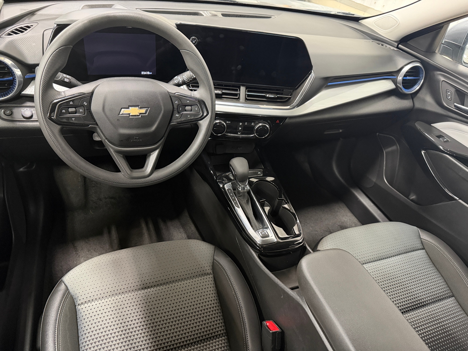 Thumbnail: 2025 Chevrolet Trax - 3