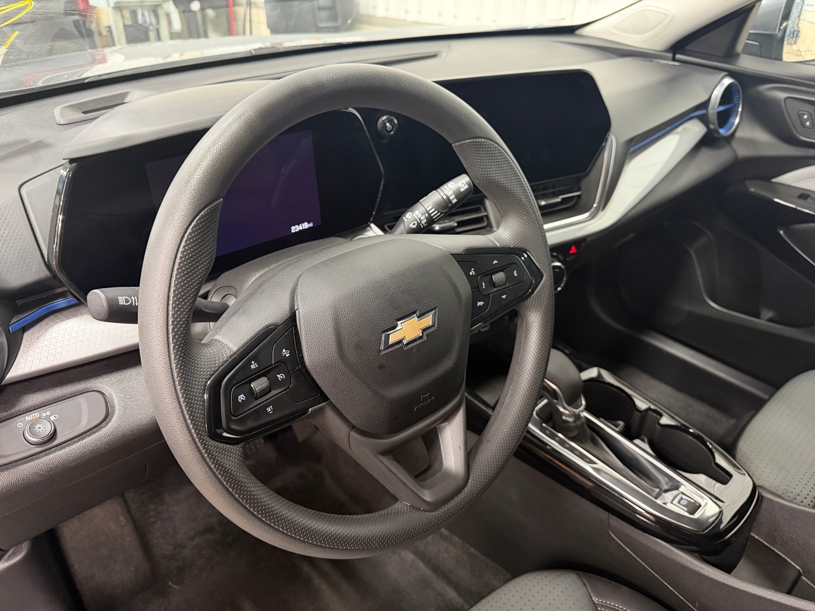 Thumbnail: 2025 Chevrolet Trax - 5