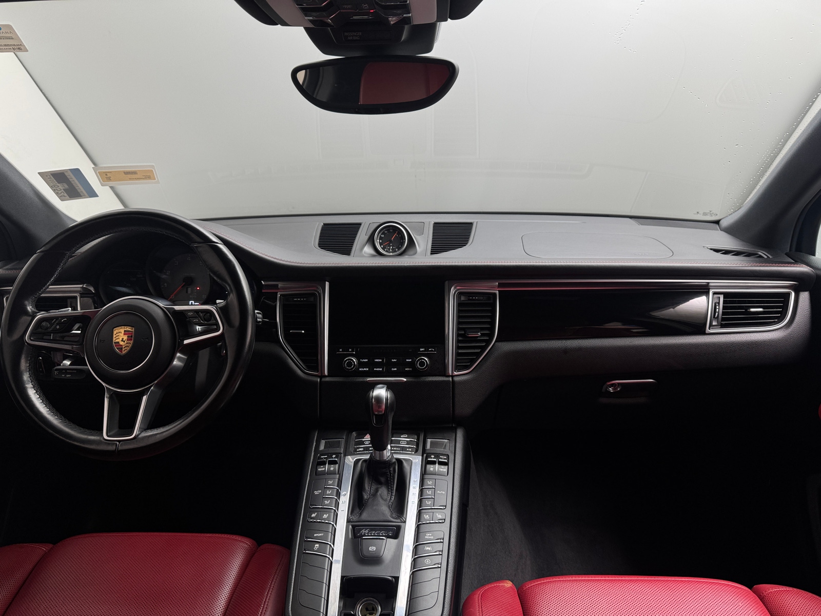 Thumbnail: 2017 Porsche Macan - 2