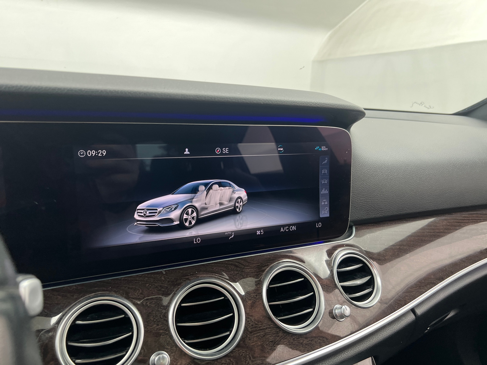 Thumbnail: 2019 Mercedes-Benz E-Class - 3