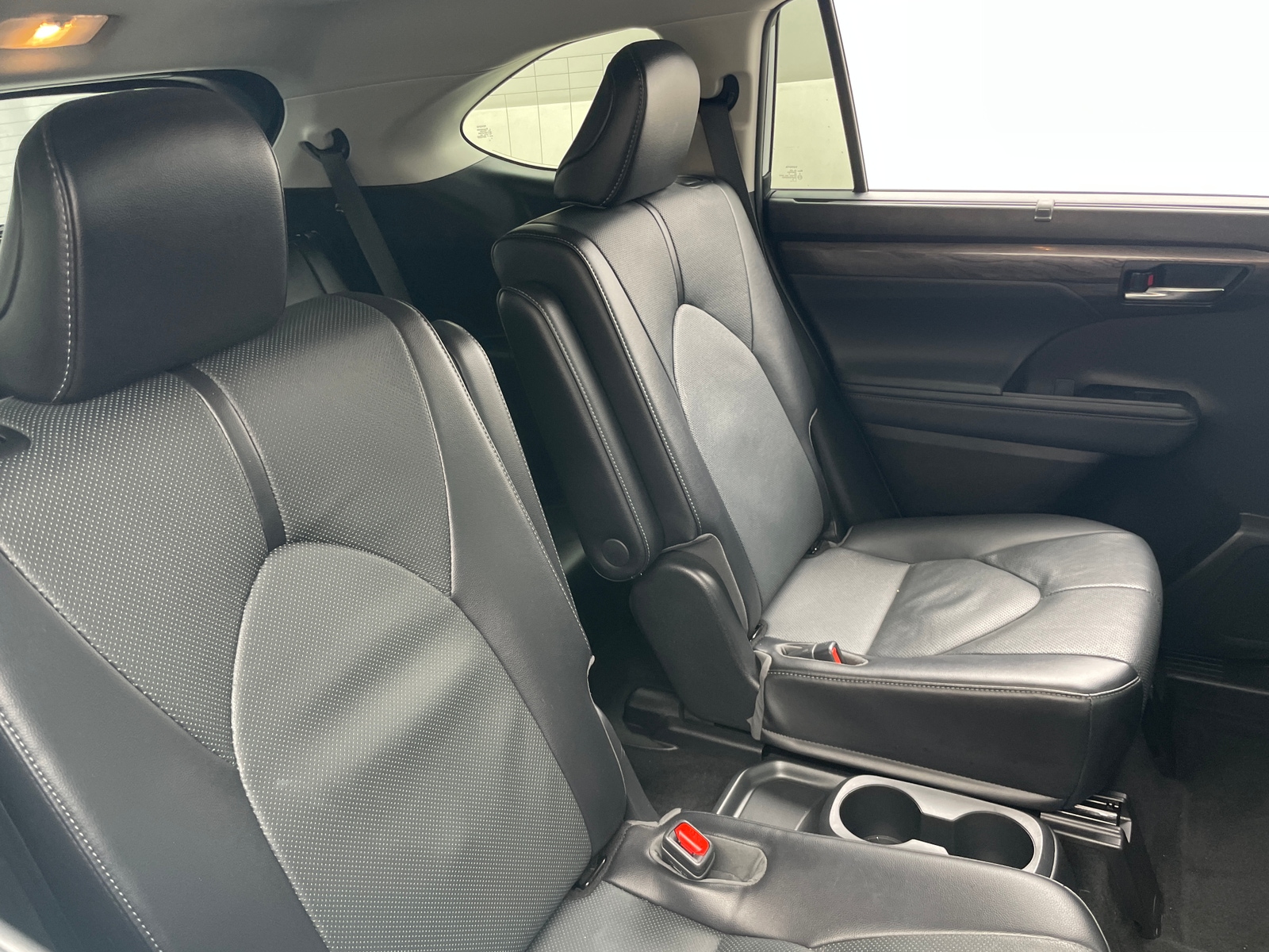 Thumbnail: 2022 Toyota Highlander - 5