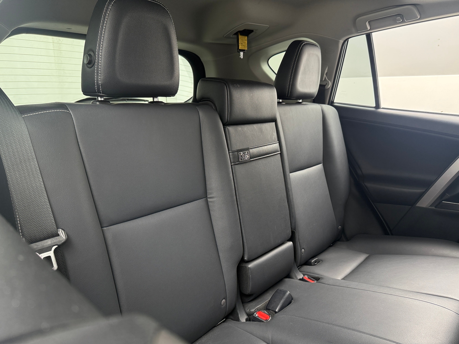 Thumbnail: 2017 Toyota RAV4 - 5