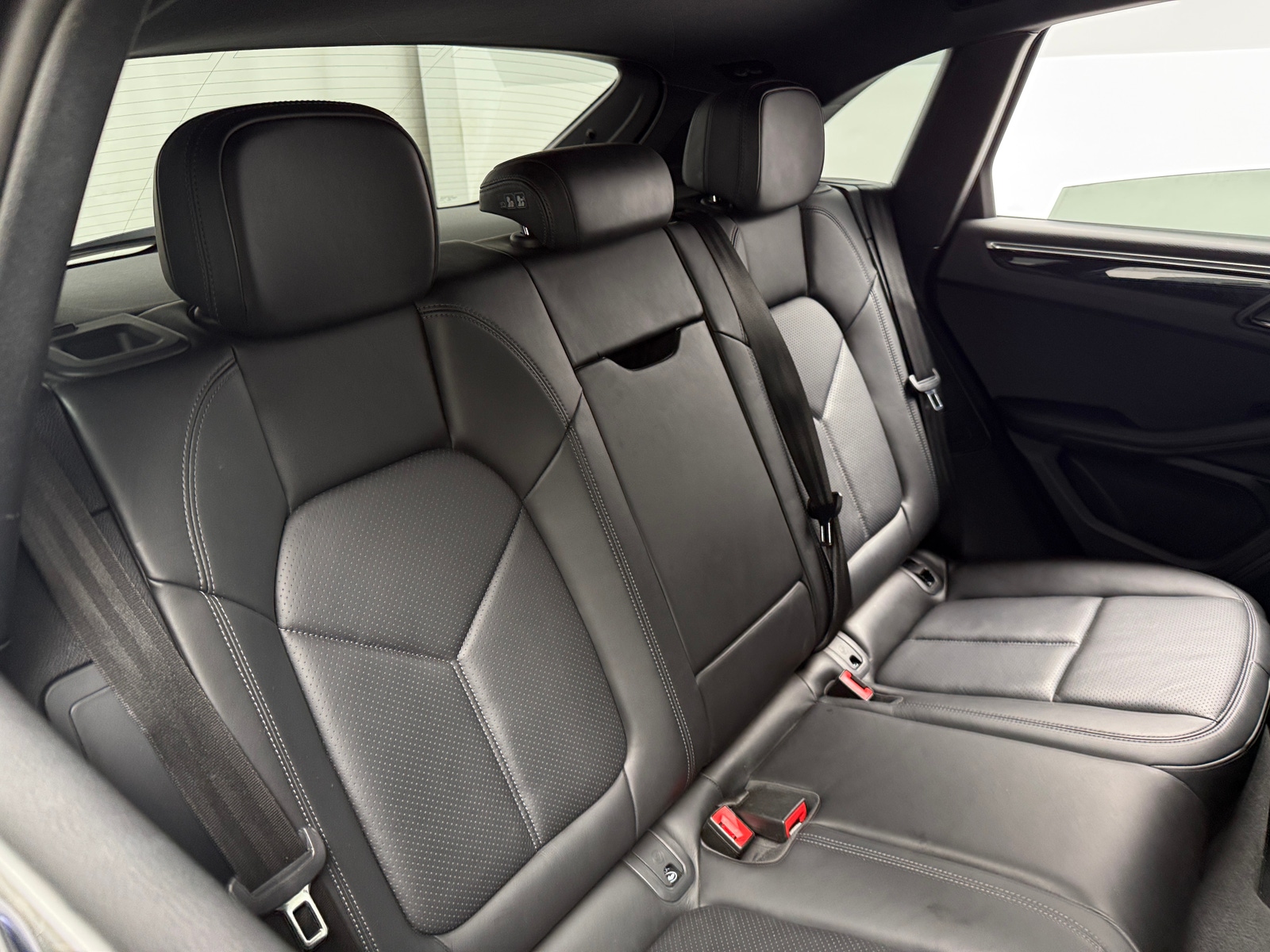 Thumbnail: 2022 Porsche Macan - 5