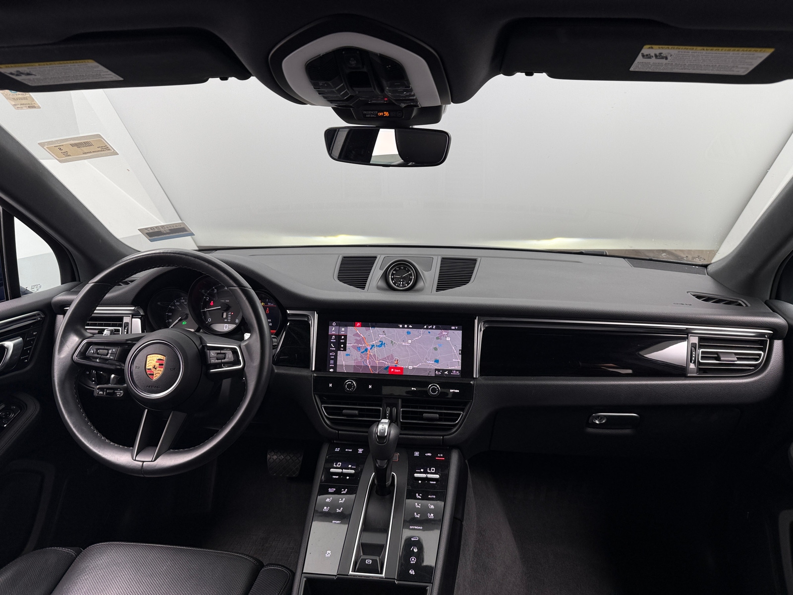 Thumbnail: 2022 Porsche Macan - 2
