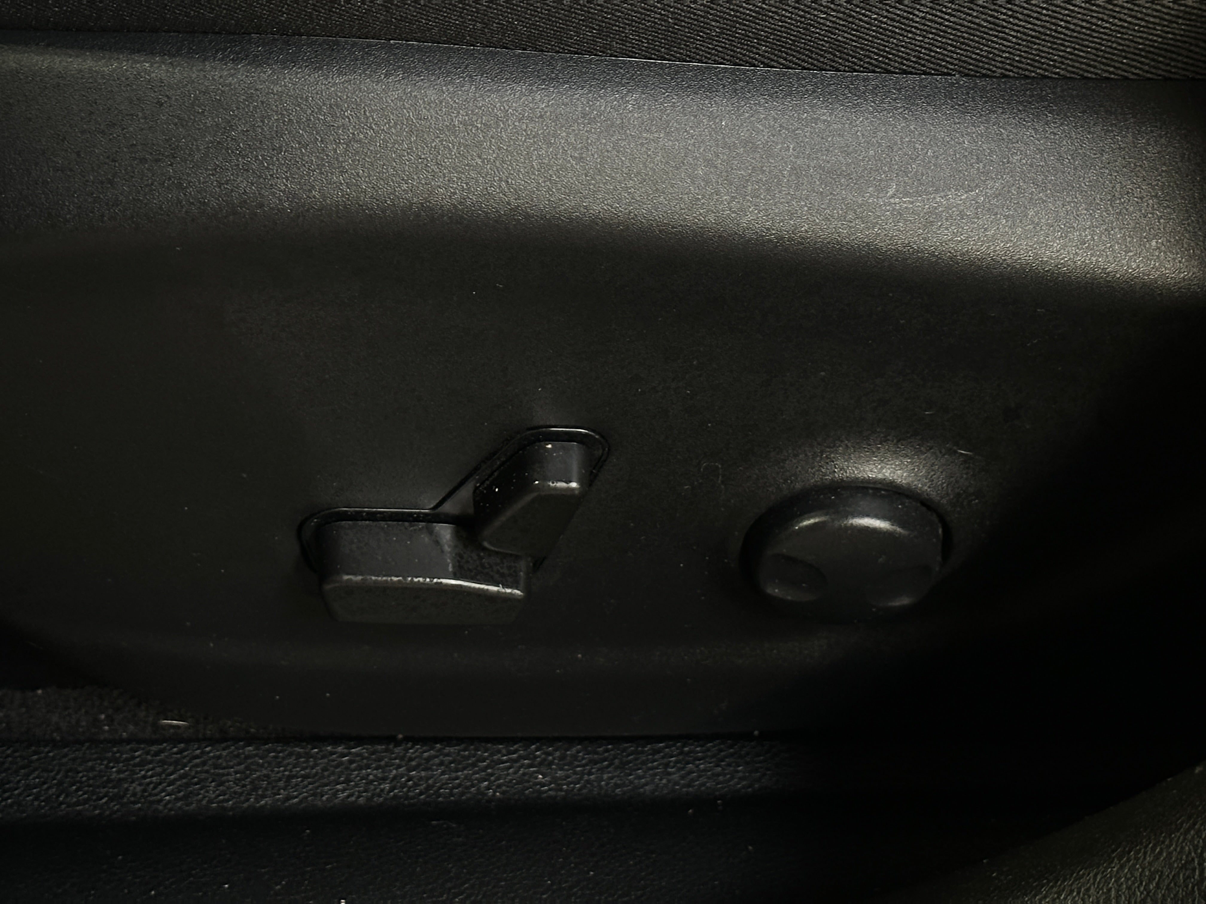 Used 2022 Jeep Cherokee Latitude Lux with VIN 1C4PJMMX0ND517132 for sale in Eagan, Minnesota