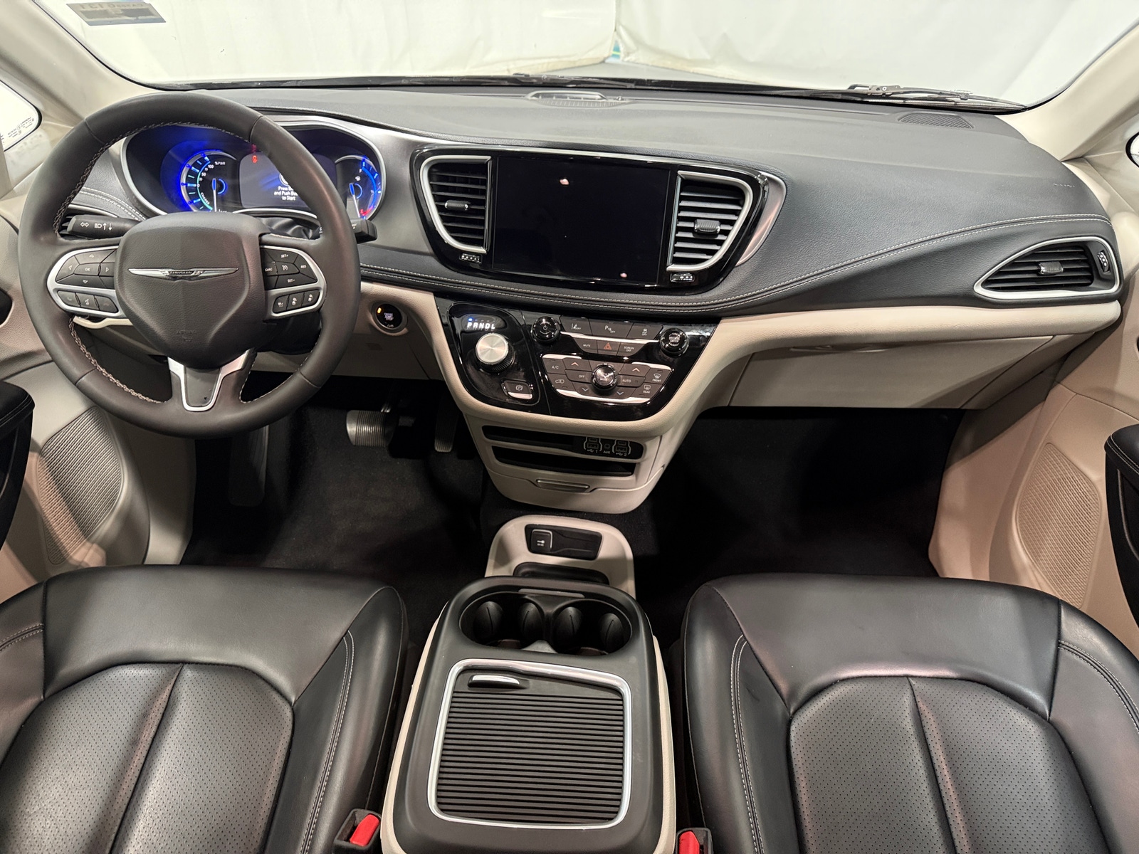 Thumbnail: 2024 Chrysler Pacifica - 2