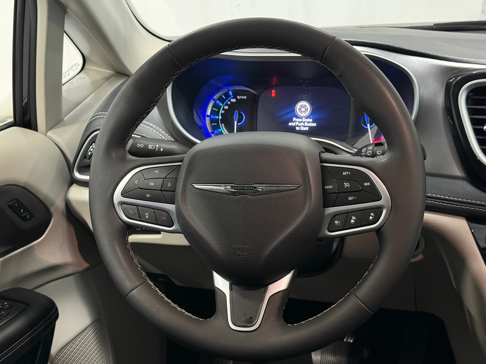 Thumbnail: 2024 Chrysler Pacifica - 4