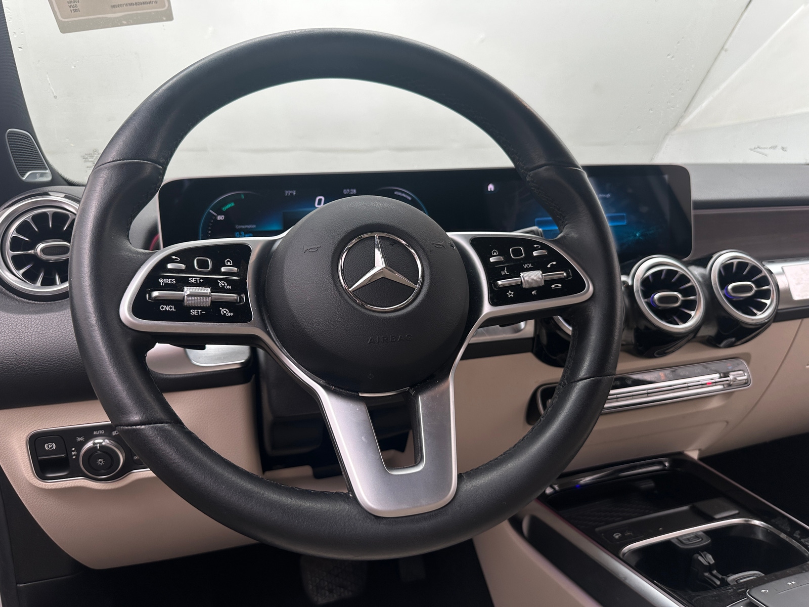 Thumbnail: 2021 Mercedes-Benz GLB - 4