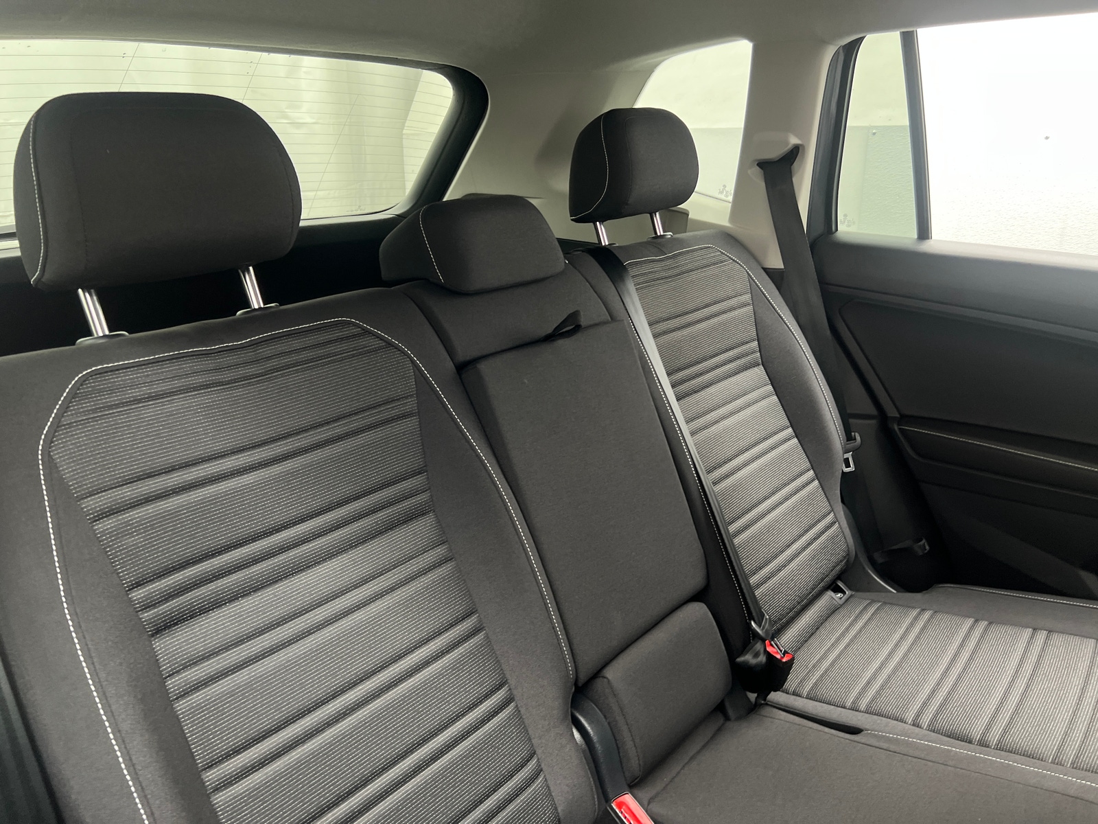 Thumbnail: 2023 Volkswagen Tiguan - 6
