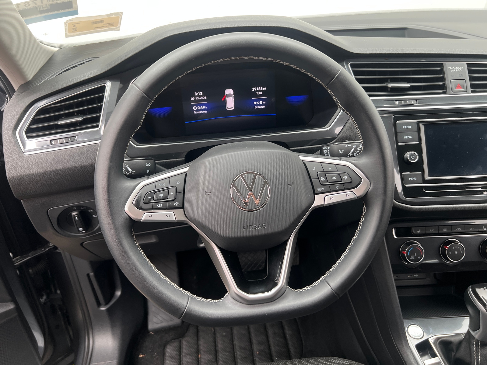 Thumbnail: 2023 Volkswagen Tiguan - 5