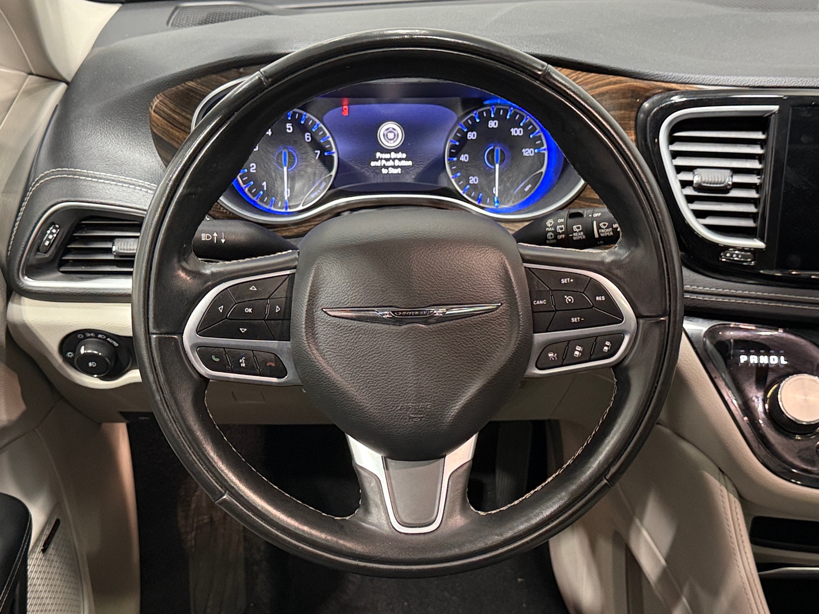 Thumbnail: 2022 Chrysler Pacifica - 4
