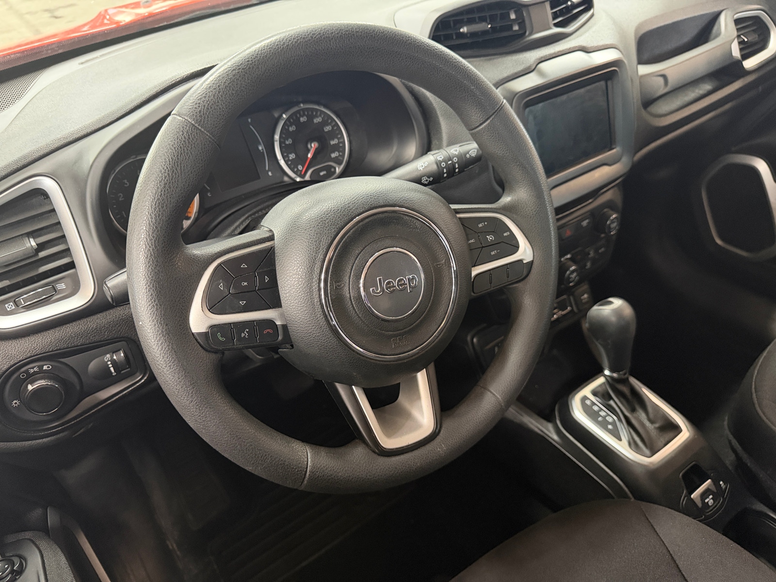 Thumbnail: 2018 Jeep Renegade - 5