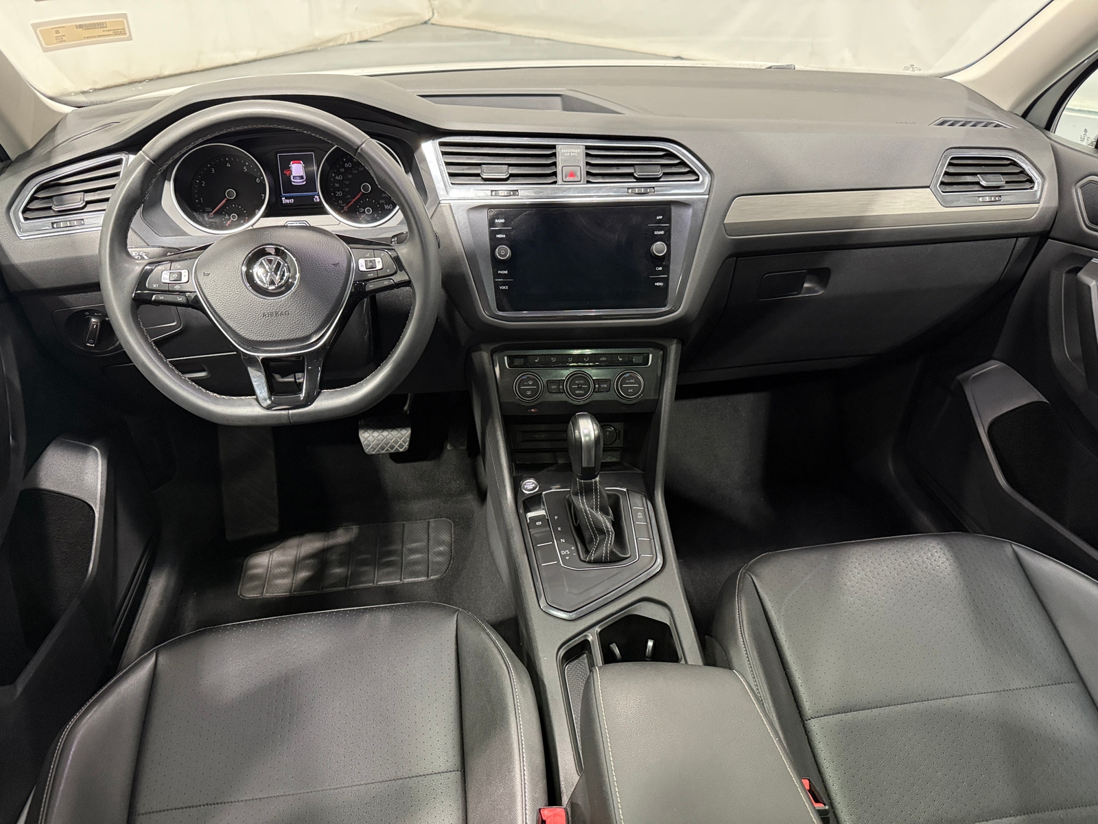 Thumbnail: 2021 Volkswagen Tiguan - 2