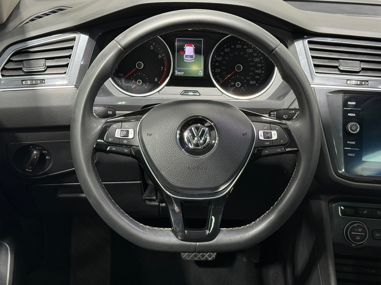 Thumbnail: 2021 Volkswagen Tiguan - 4