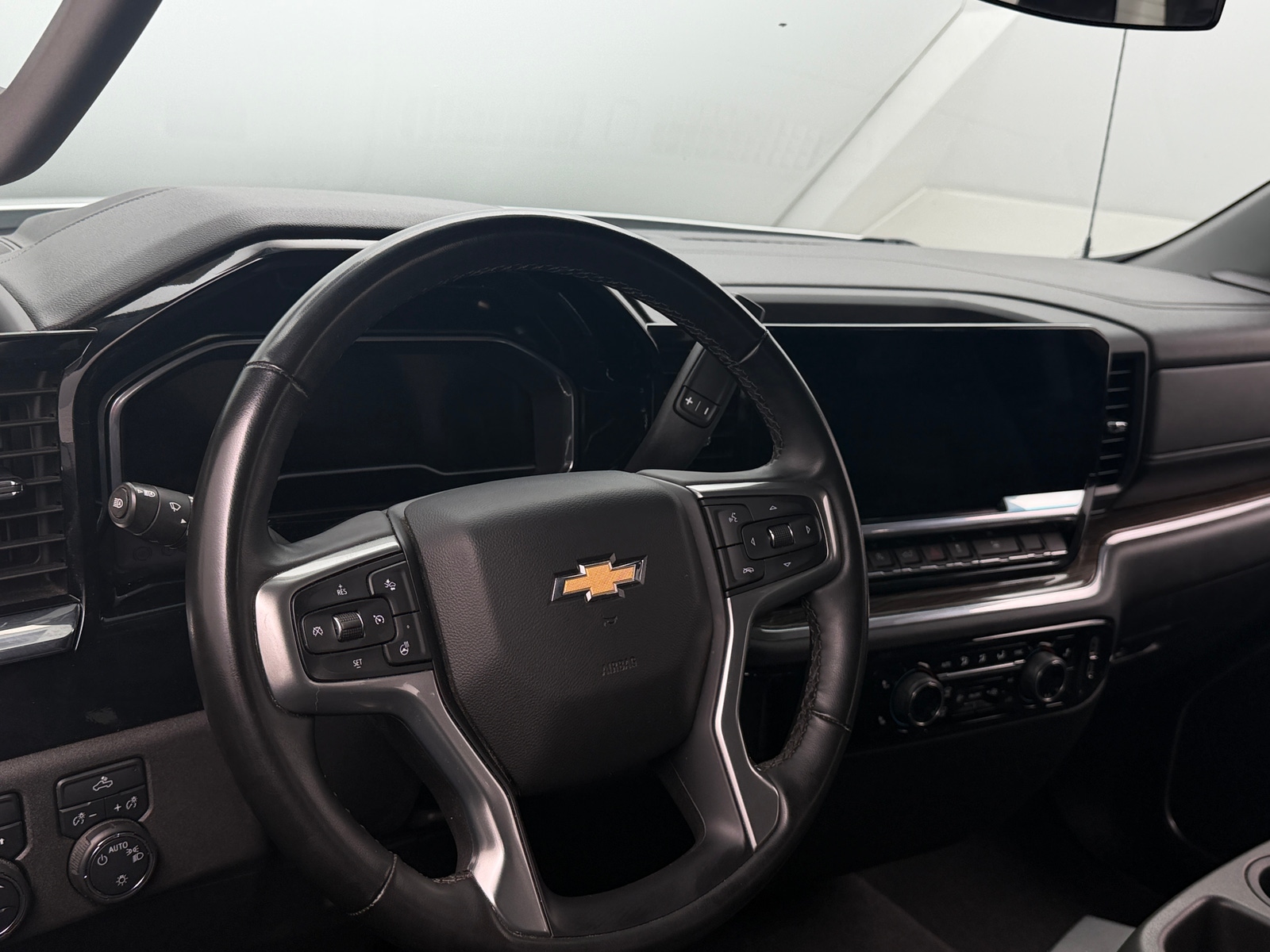 Thumbnail: 2023 Chevrolet Silverado 1500 - 5