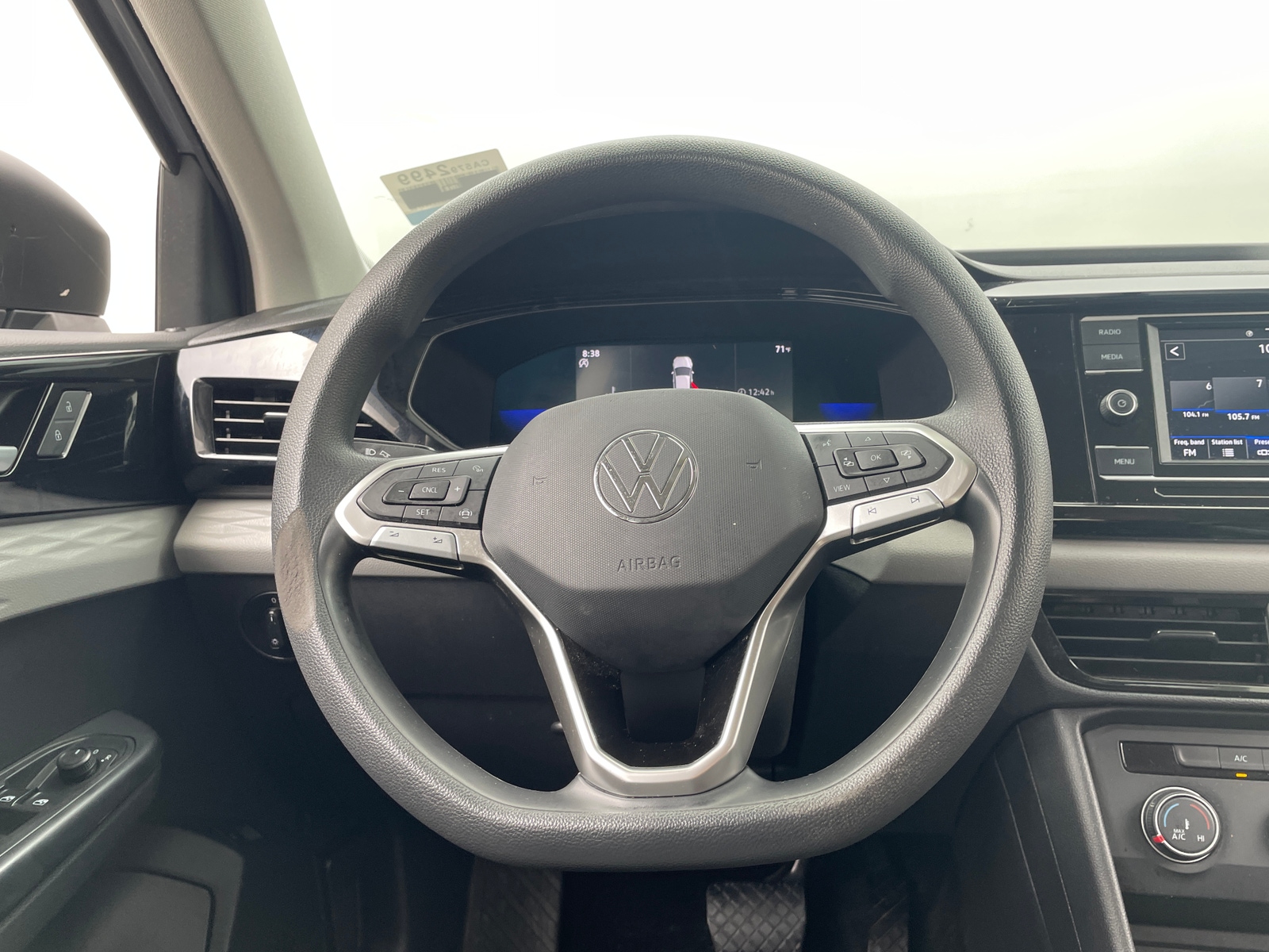 Thumbnail: 2022 Volkswagen Taos - 5