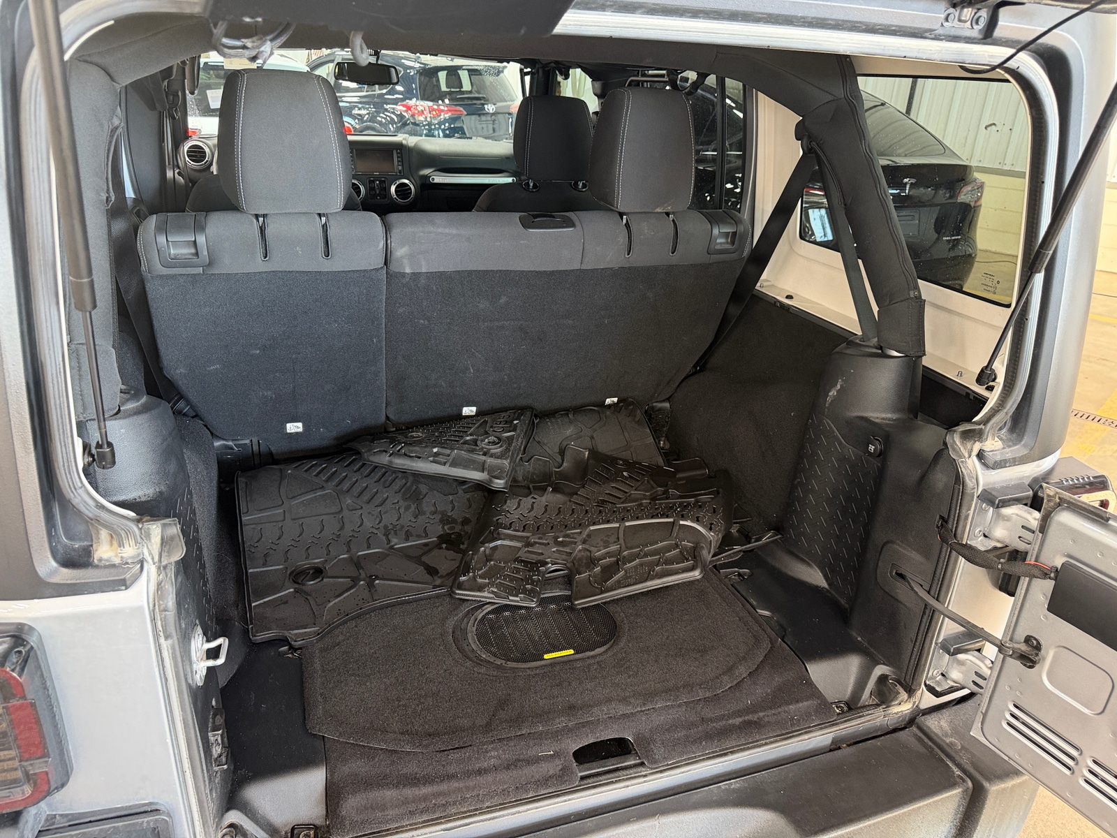 Thumbnail: 2016 Jeep Wrangler - 7