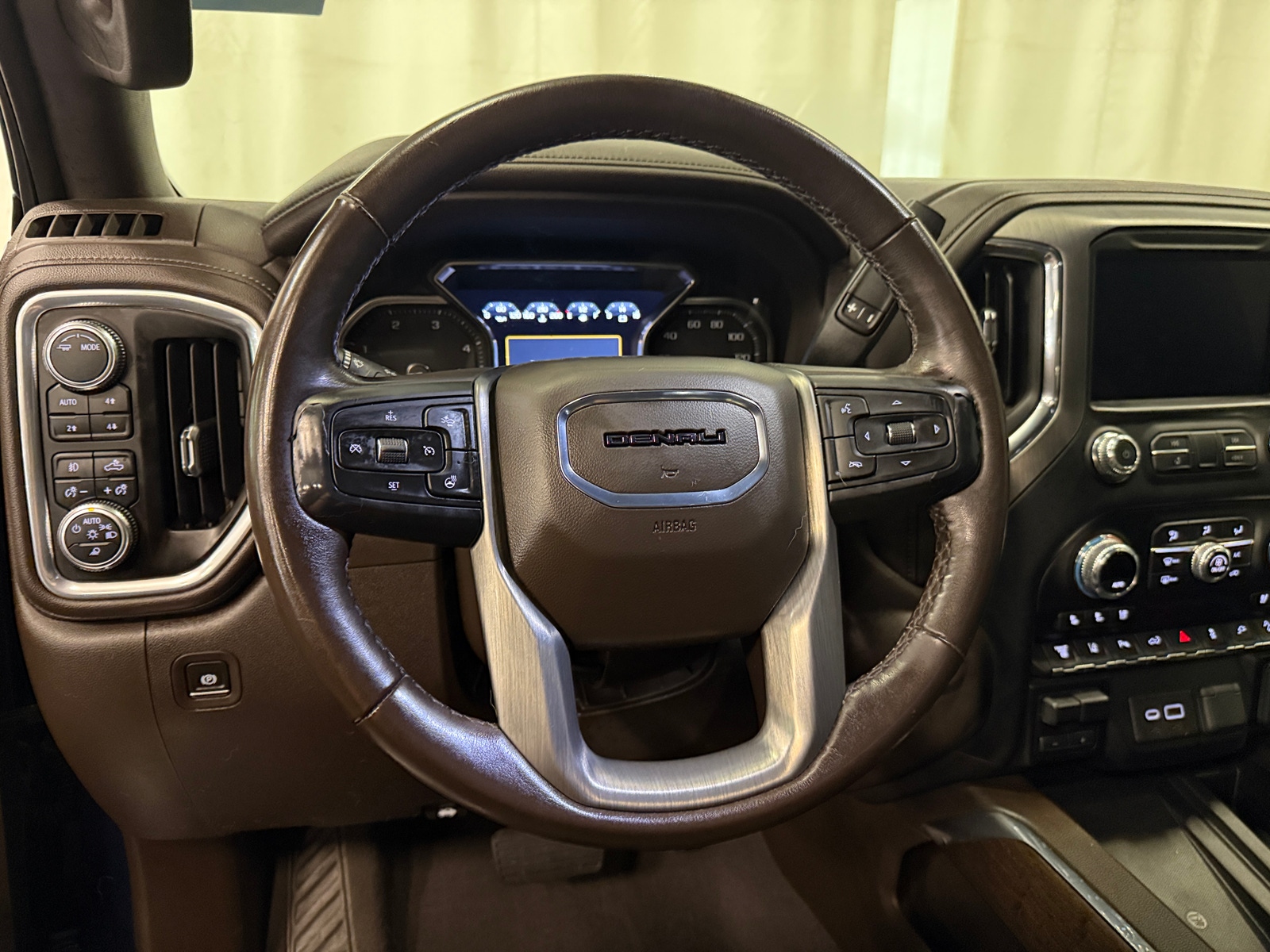 Thumbnail: 2021 GMC Sierra 2500 - 4