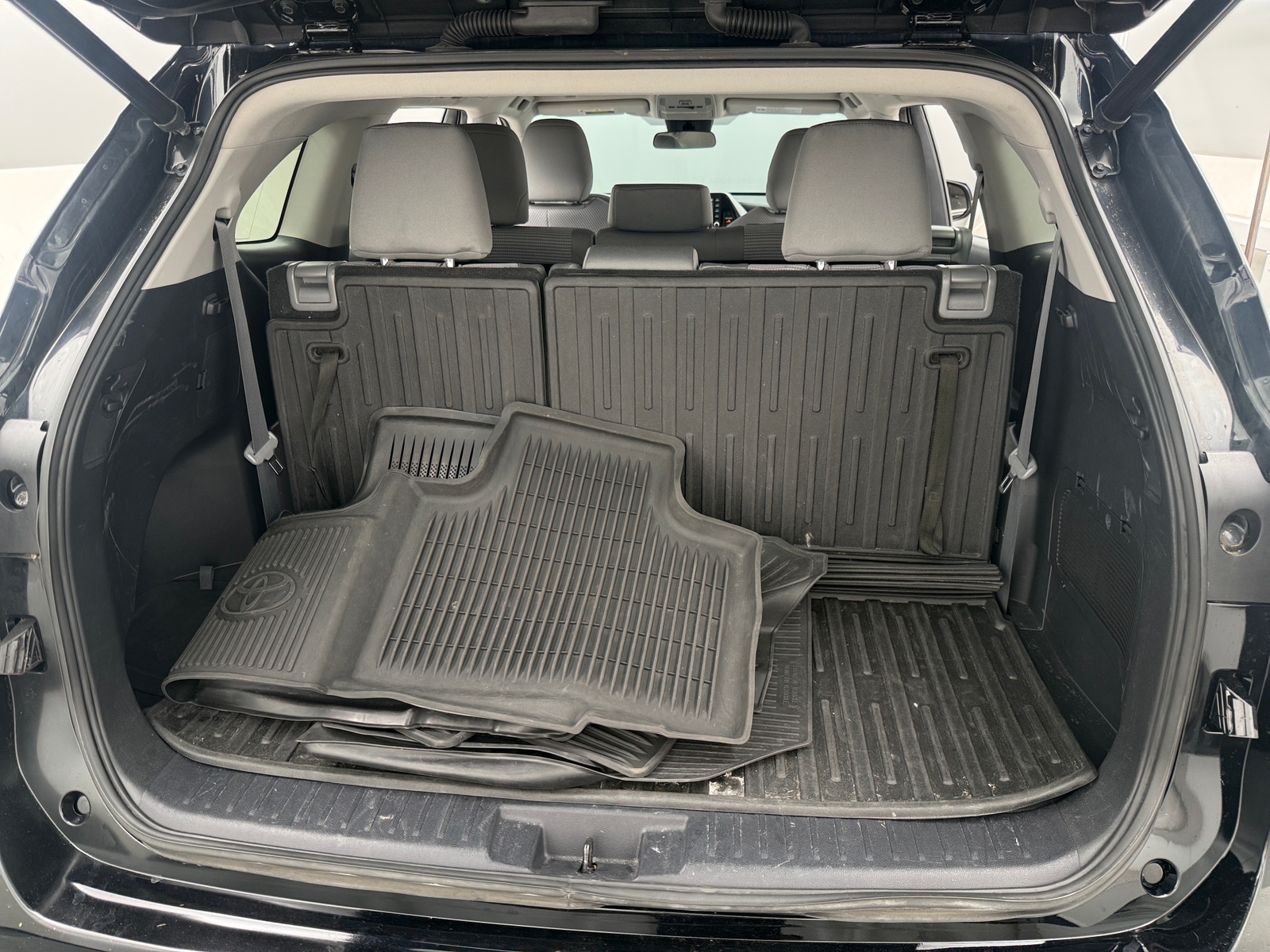 Thumbnail: 2021 Toyota Highlander - 7
