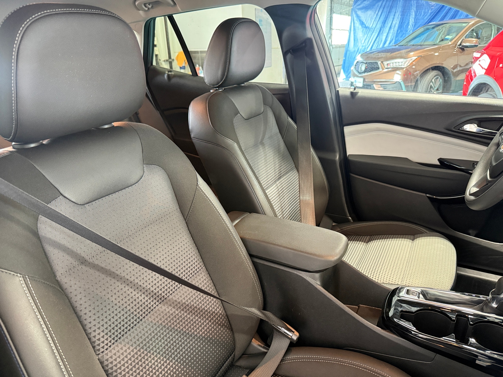 Thumbnail: 2025 Chevrolet Trax - 2