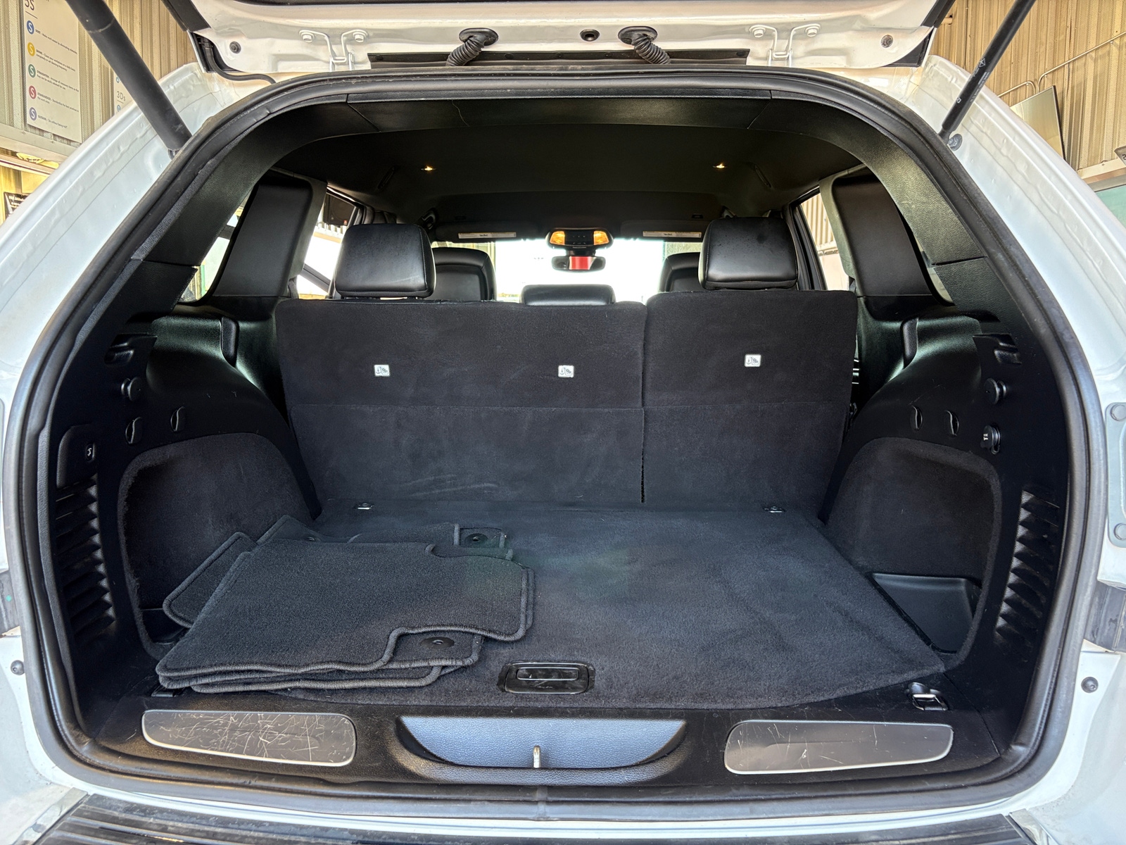 Thumbnail: 2019 Jeep Grand Cherokee - 6