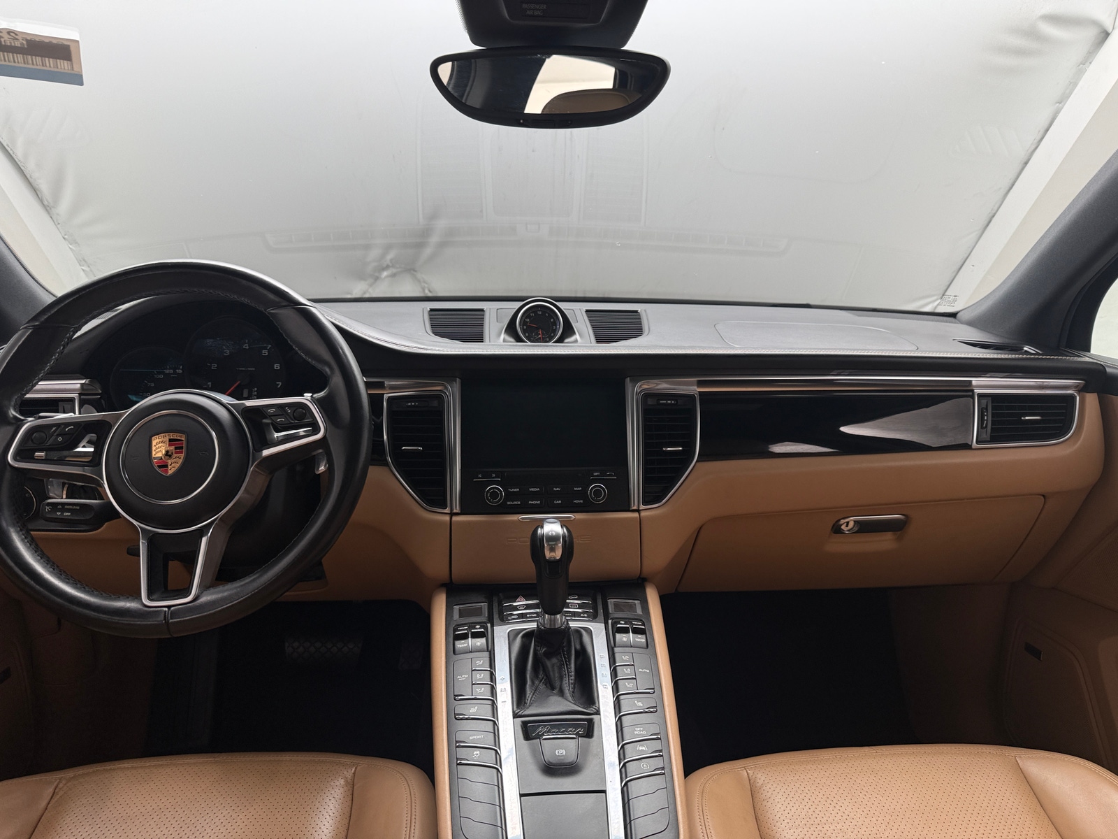 Thumbnail: 2018 Porsche Macan - 3