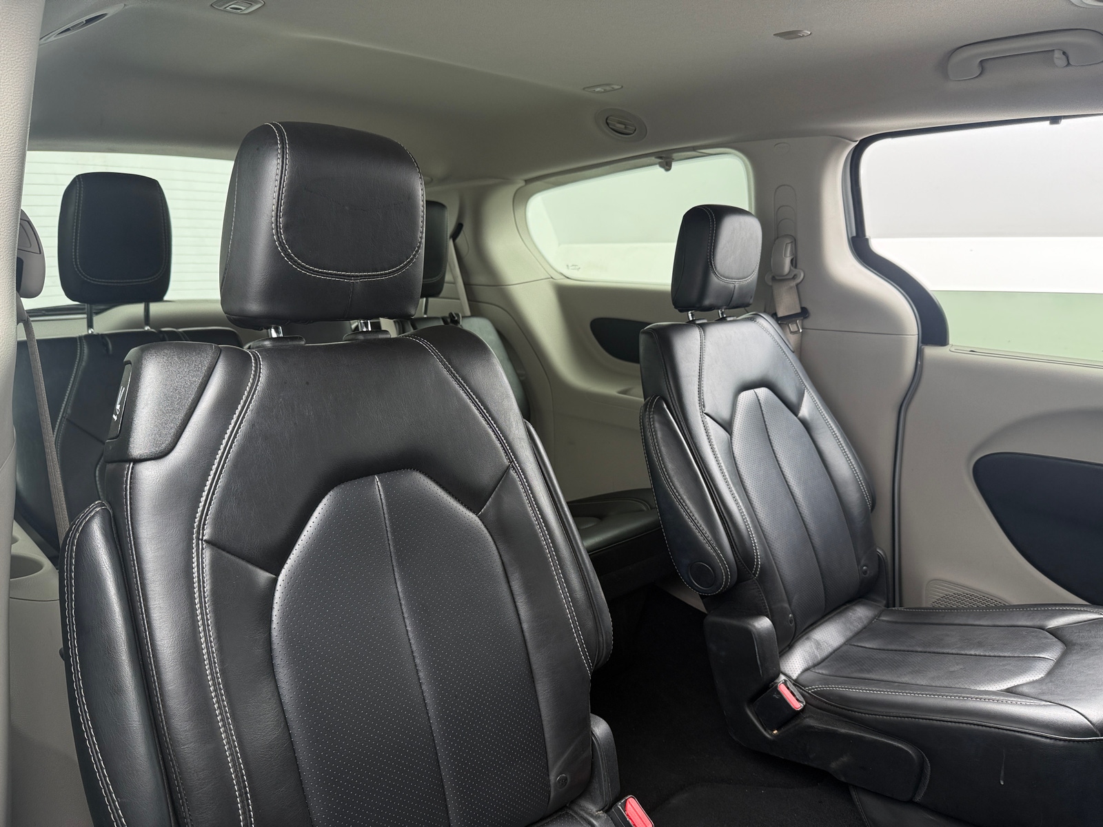 Thumbnail: 2023 Chrysler Pacifica - 5