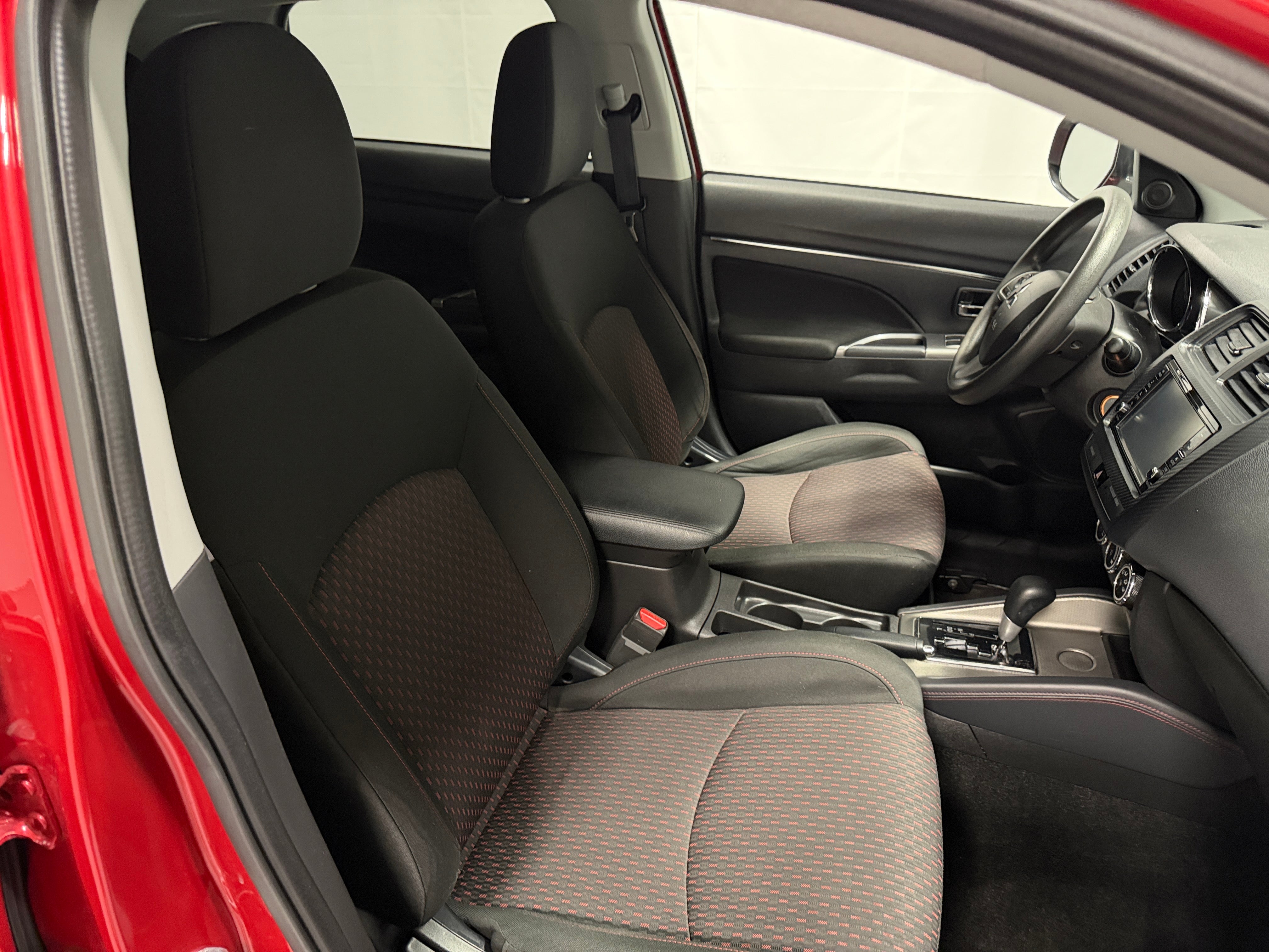 2019 Mitsubishi Outlander Sport ES - Photo 3