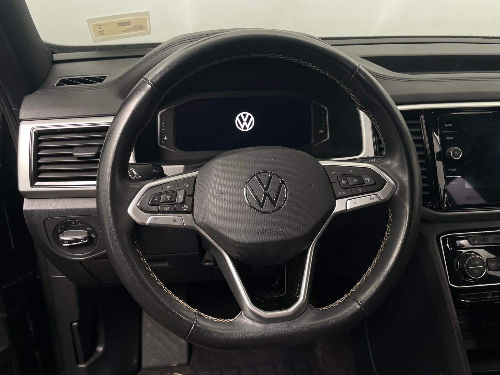 Thumbnail: 2023 Volkswagen Atlas - 4