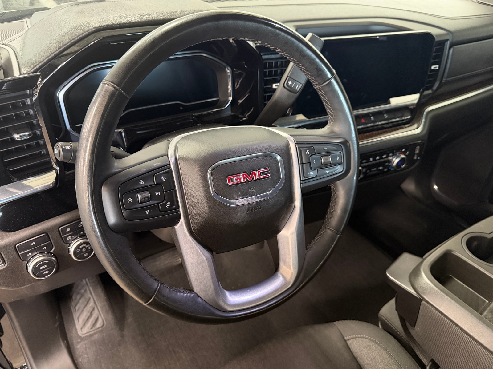 Thumbnail: 2024 GMC Sierra 2500 - 5