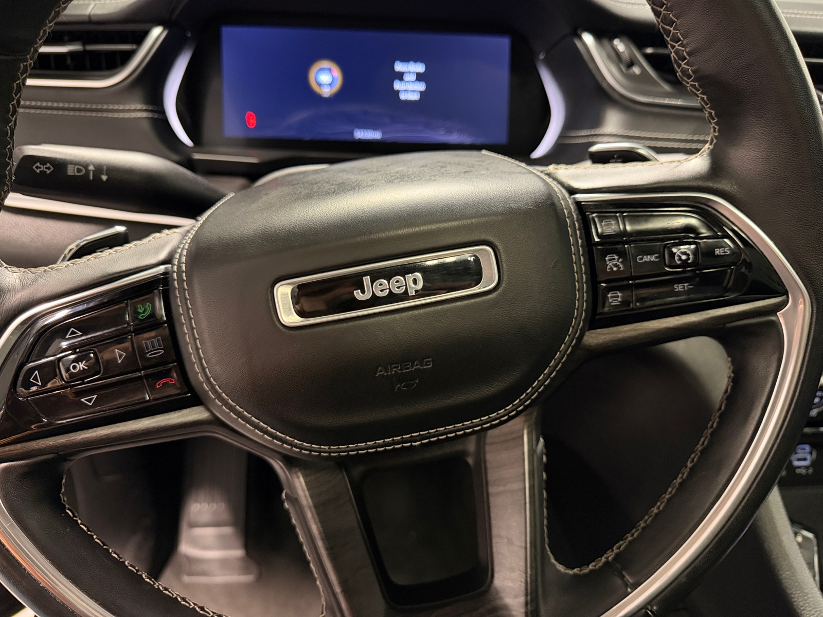 Thumbnail: 2021 Jeep Grand Cherokee L - 4