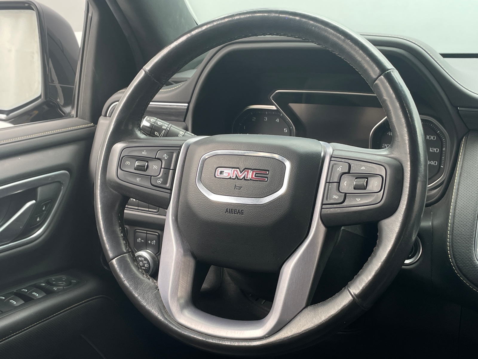 Thumbnail: 2021 GMC Yukon XL - 4