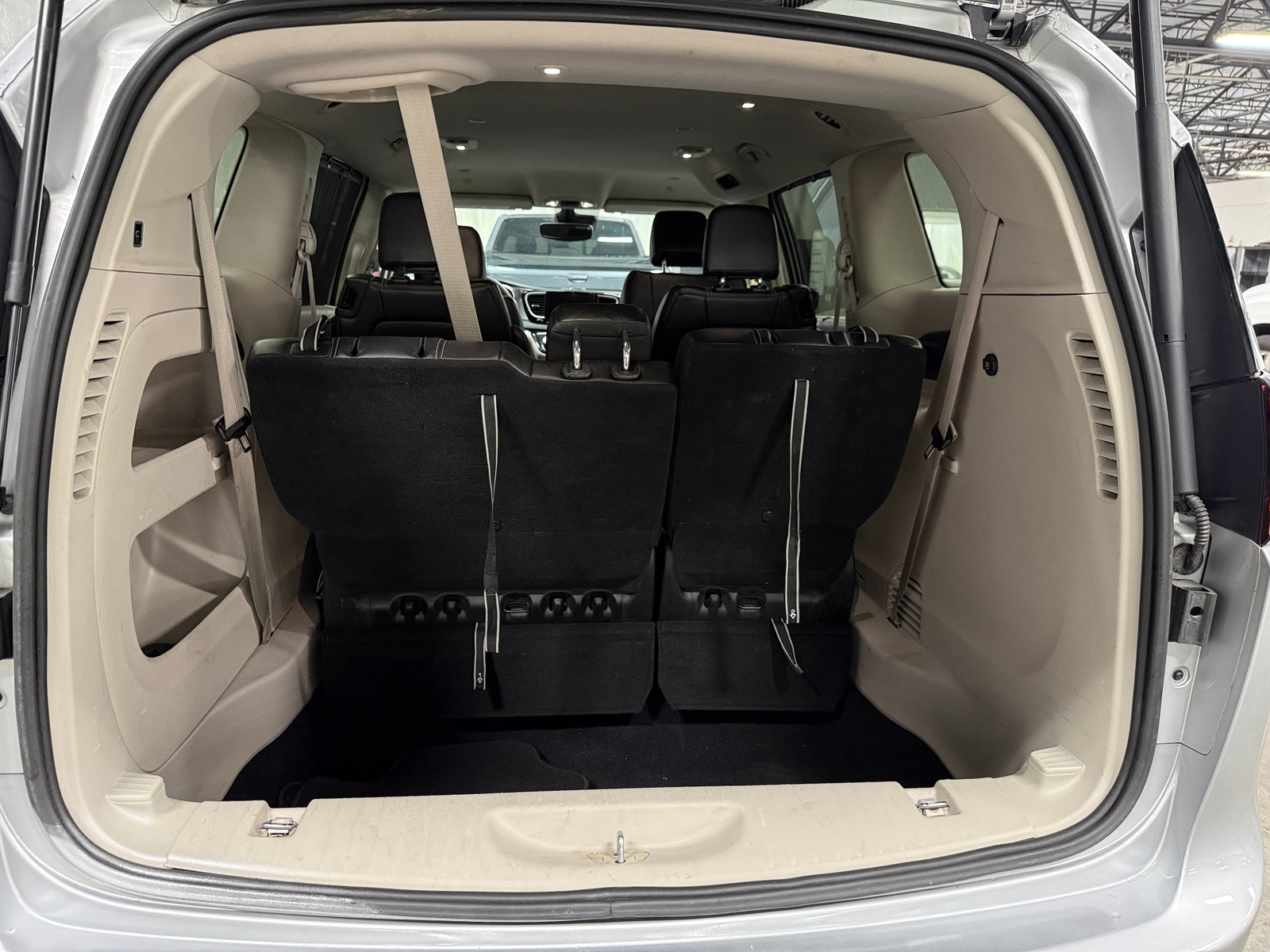 Thumbnail: 2024 Chrysler Pacifica - 6