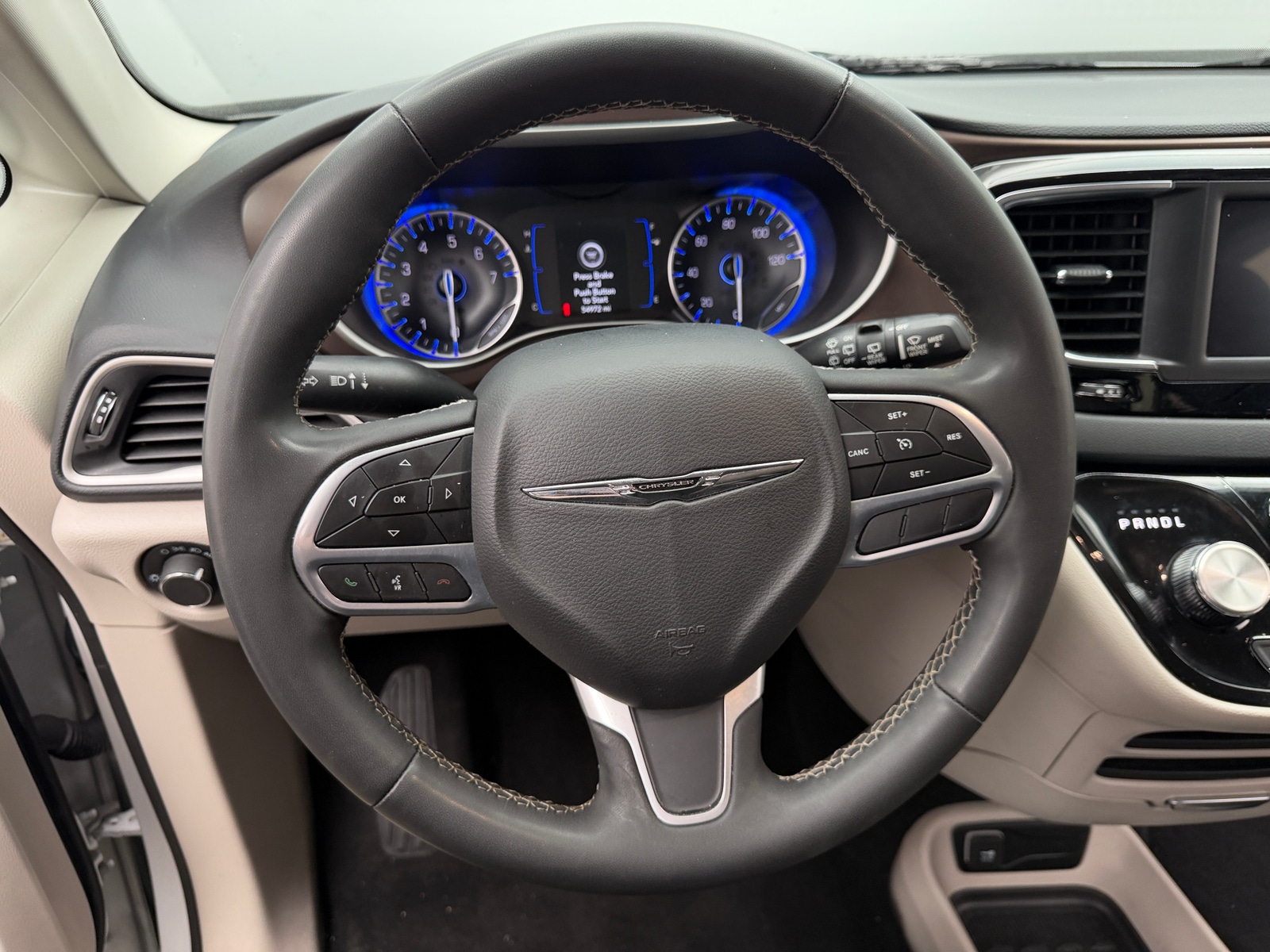 Thumbnail: 2023 Chrysler Voyager - 5