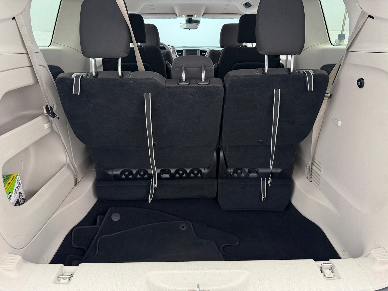 Thumbnail: 2023 Chrysler Voyager - 7