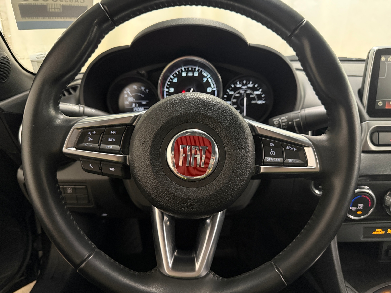 Thumbnail: 2019 Fiat 124 Spider - 5