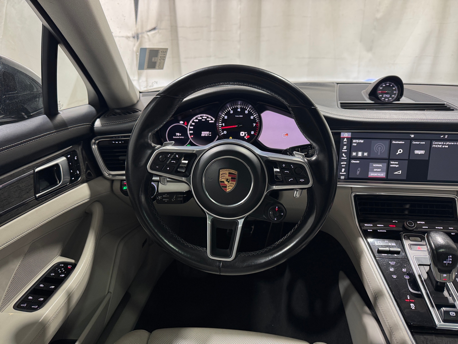 Thumbnail: 2018 Porsche Panamera - 4