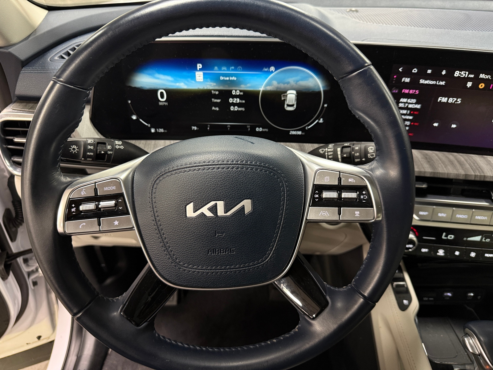 Thumbnail: 2023 Kia Telluride - 4