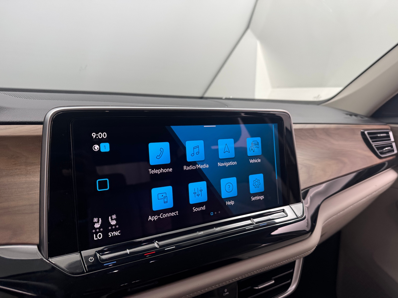 Thumbnail: 2026 Volkswagen Atlas - 3
