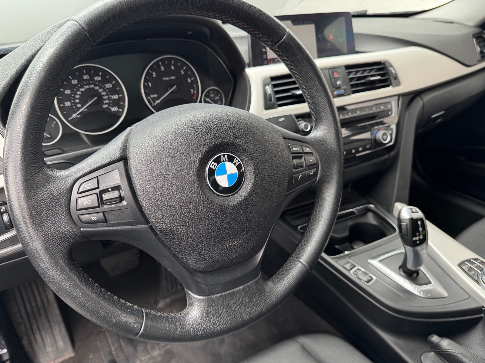 Thumbnail: 2018 BMW 3 Series - 4
