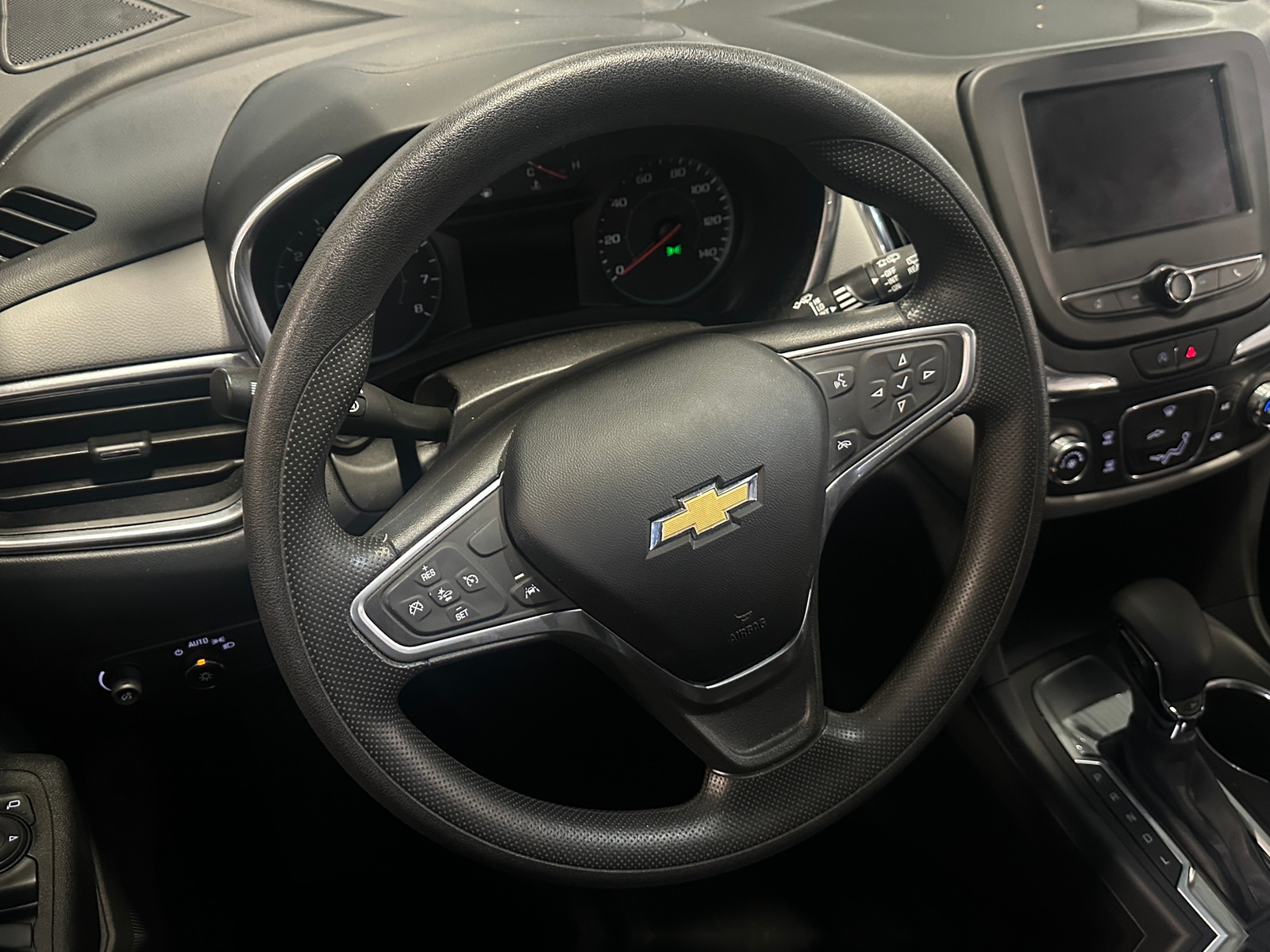 Thumbnail: 2022 Chevrolet Equinox - 5